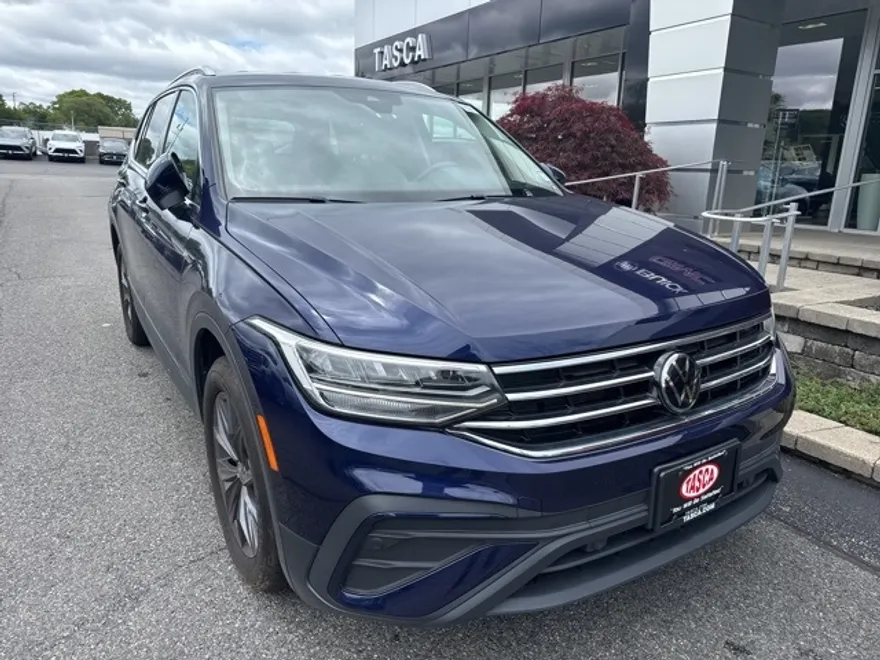 2022 Volkswagen Tiguan SE photo 1