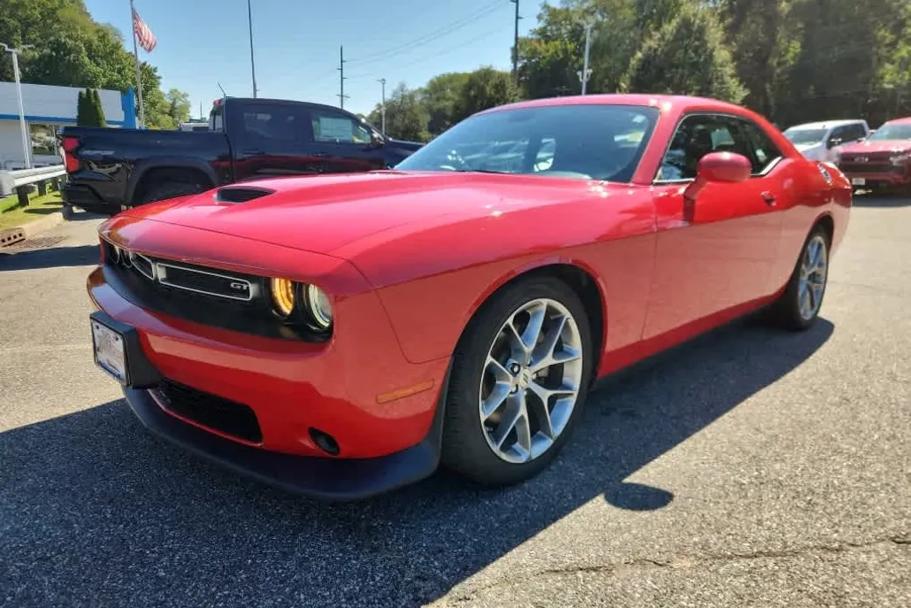 2023 Dodge Challenger GT photo 1
