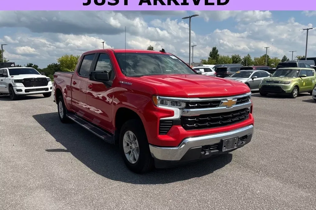 2024 Chevrolet Silverado 1500 LT photo 1