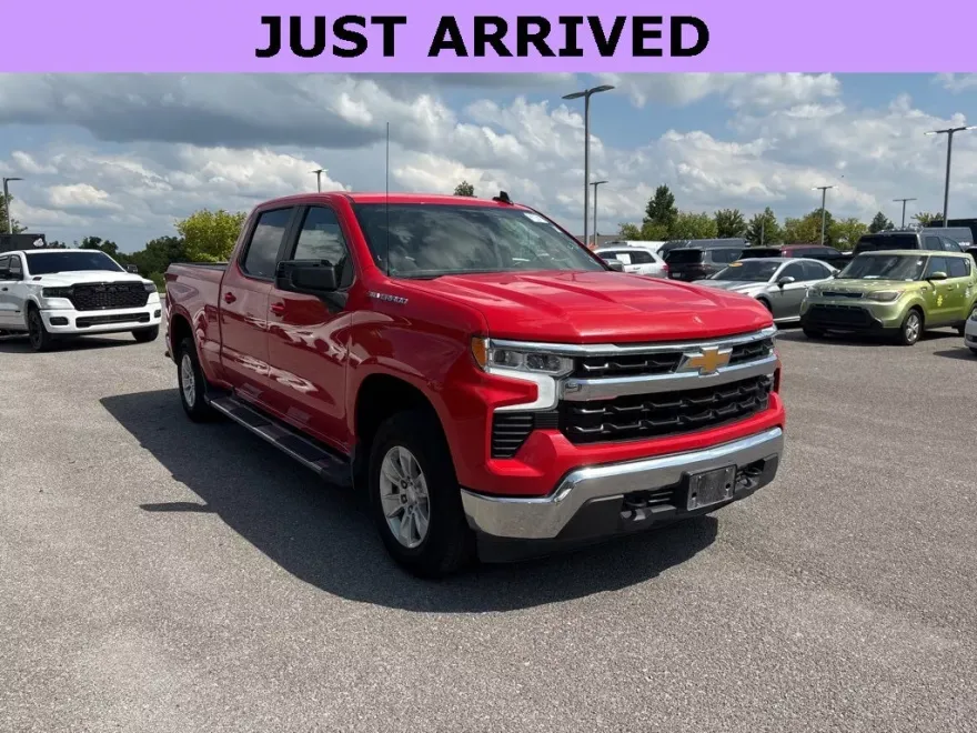 2024 Chevrolet Silverado 1500 LT photo 1