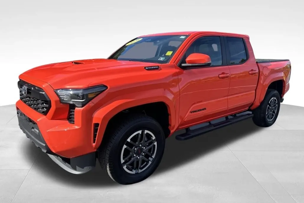 2024 Toyota Tacoma 4x4 photo 1
