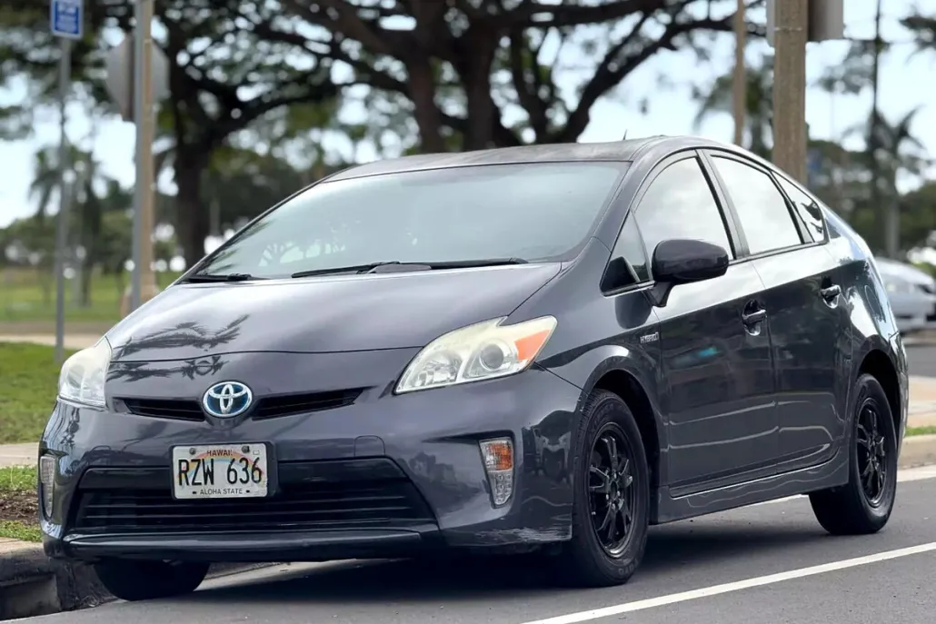 2013 Toyota Prius photo 1