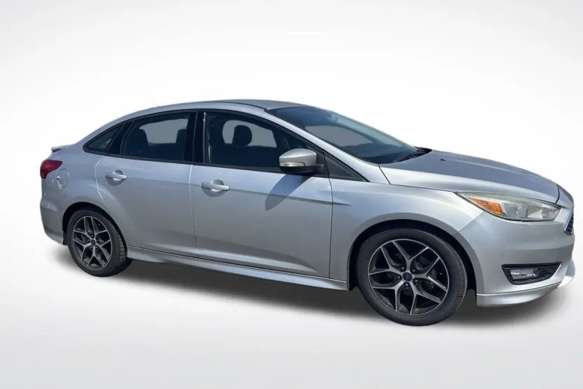 2016 Ford Focus SE photo 1