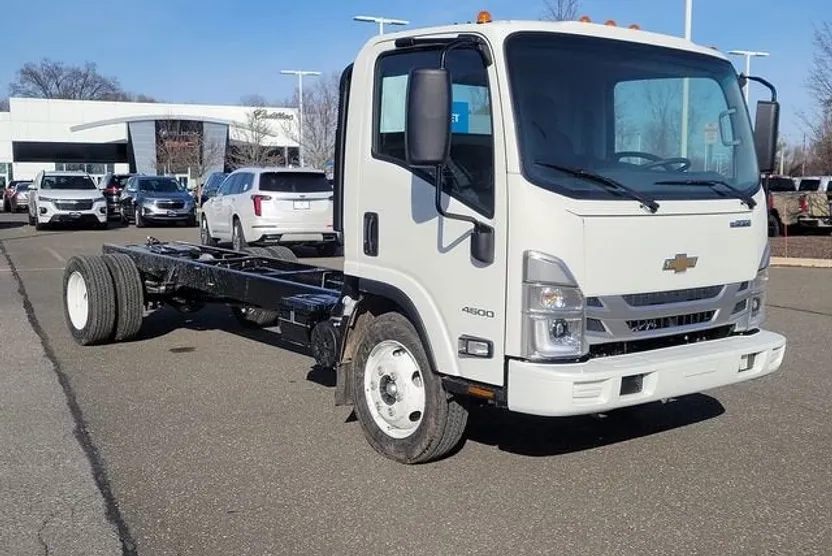 2024 Chevrolet Silverado 4500HD Base photo 1