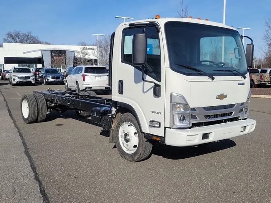 2024 Chevrolet Silverado 4500HD Base photo 1
