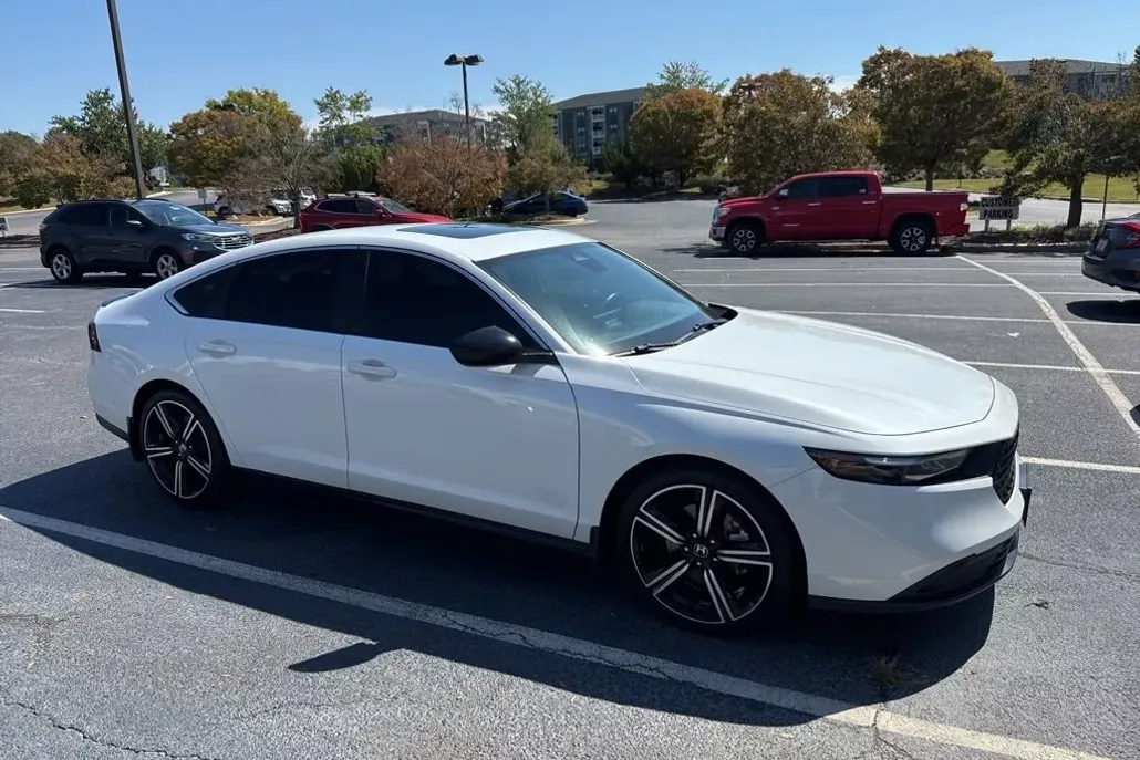 2024 Honda Accord Hybrid Sport photo 1