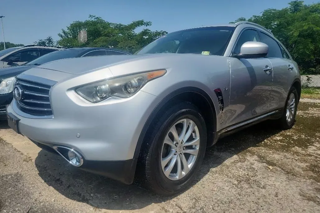 2016 Infiniti QX70 Base photo 1