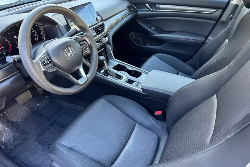 2019 Honda Accord LX photo 1