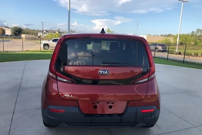 2021 Kia Soul LX photo 1