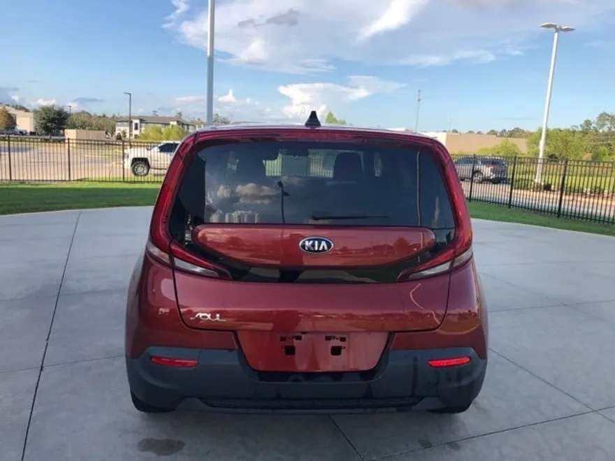 2021 Kia Soul LX photo 1