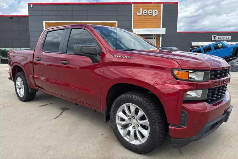 2021 Chevrolet Silverado 1500 Custom photo 1