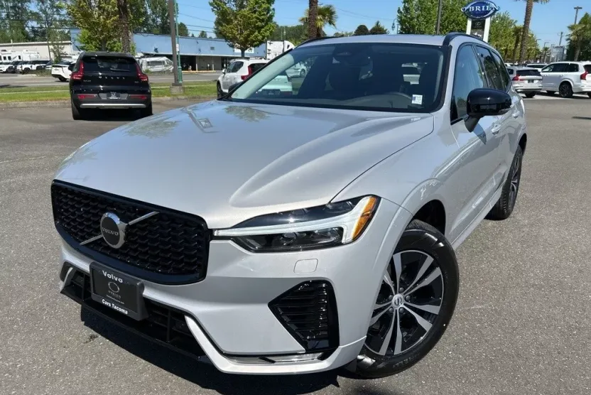 2025 Volvo XC60 B5 Core photo 1