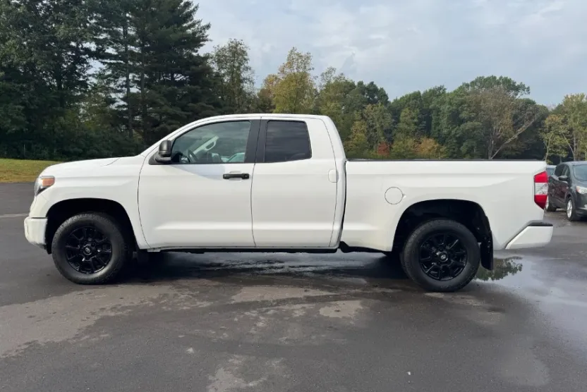 2020 Toyota Tundra SR5 Double Cab photo 1