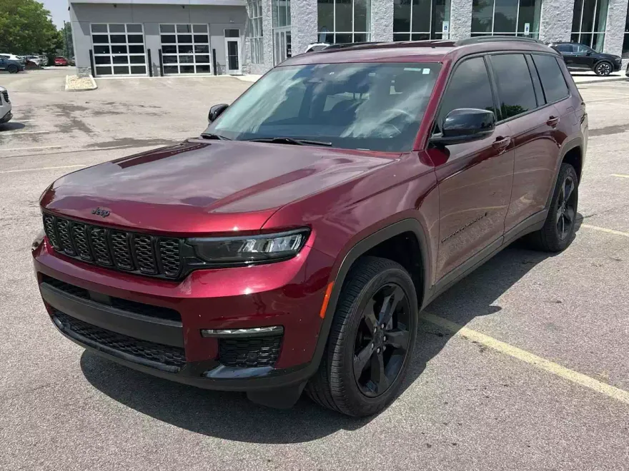 2023 Jeep Grand Cherokee Limited photo 1