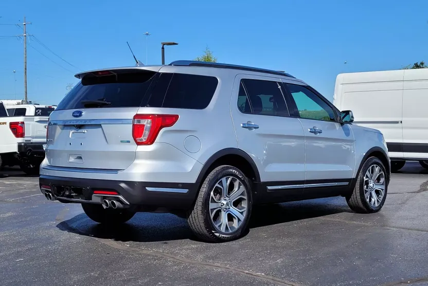 2019 Ford Explorer Platinum photo 1