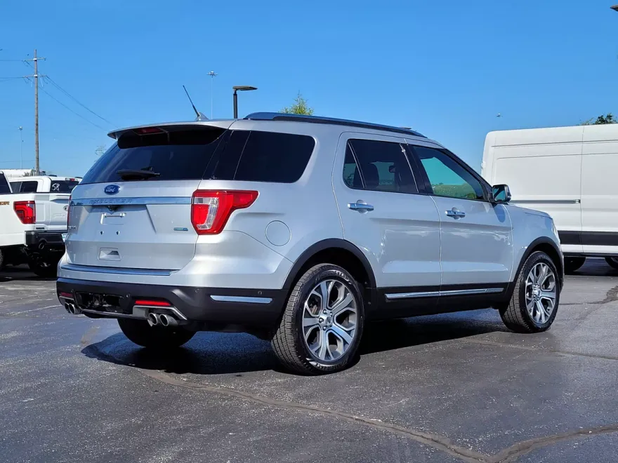 2019 Ford Explorer Platinum photo 1