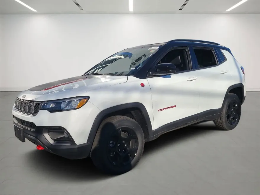 2024 Jeep Compass Trailhawk photo 1