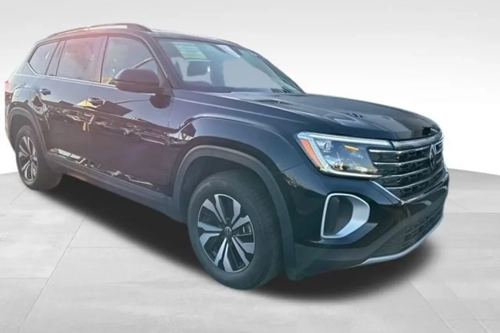 2024 Volkswagen Atlas SE photo 1