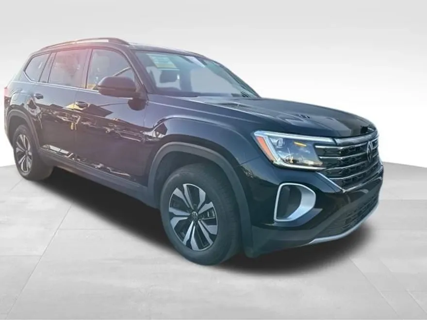2024 Volkswagen Atlas SE photo 1