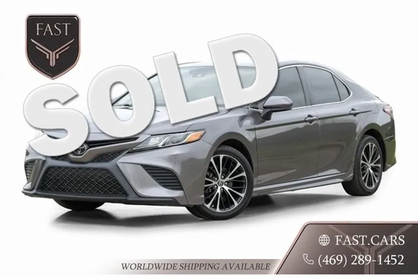 2019 Toyota Camry SE XLE photo 1