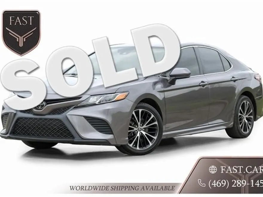 2019 Toyota Camry SE XLE photo 1