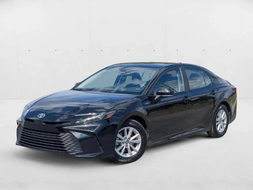 2025 Toyota Camry LE photo 1