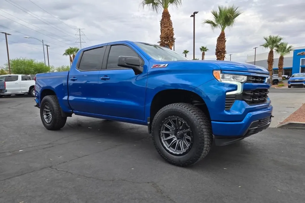 2023 Chevrolet Silverado 1500 RST photo 1