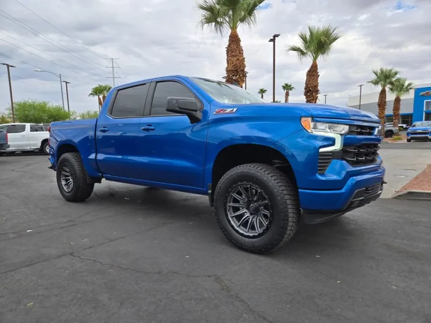 2023 Chevrolet Silverado 1500 RST photo 1