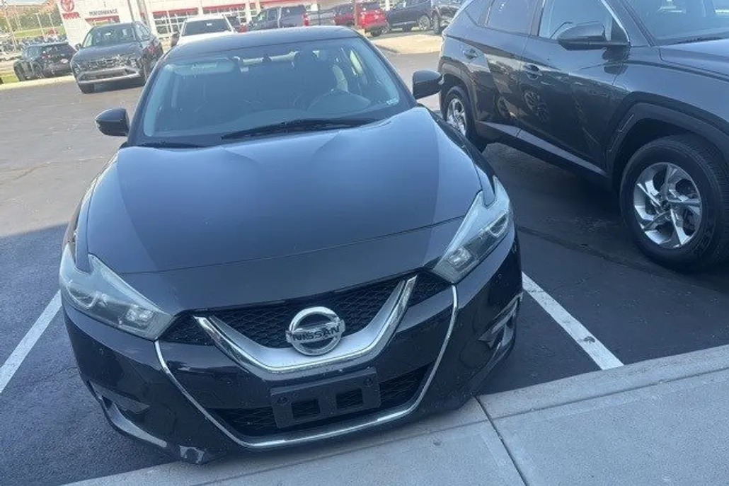2016 Nissan Maxima SR photo 1