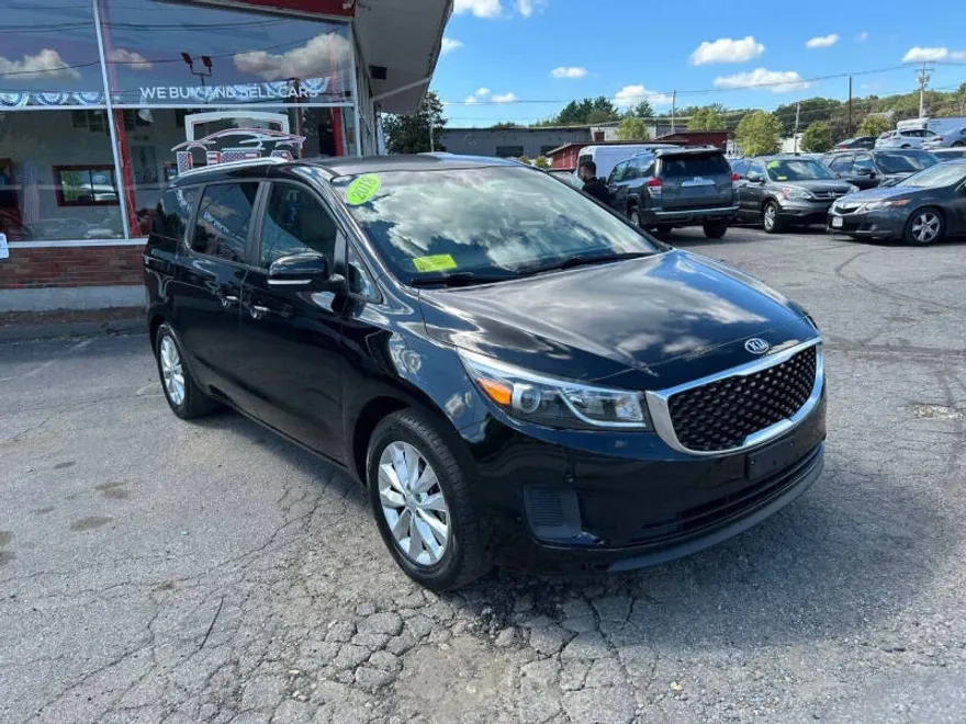 2018 Kia Sedona LX photo 1