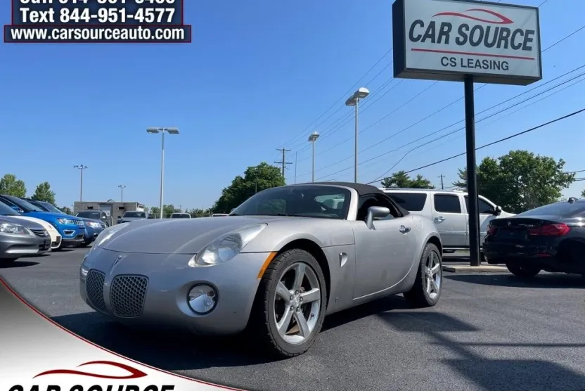 2008 Pontiac Solstice Base photo 1