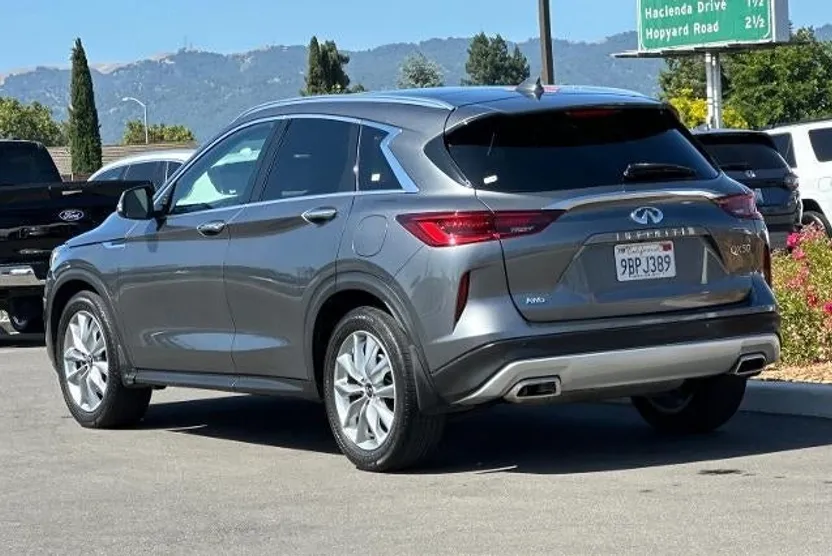 2022 Infiniti QX50 Luxe AWD photo 1