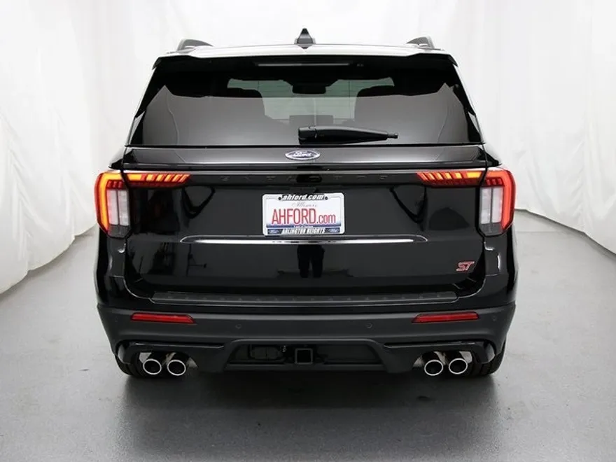 2025 Ford Explorer ST photo 1