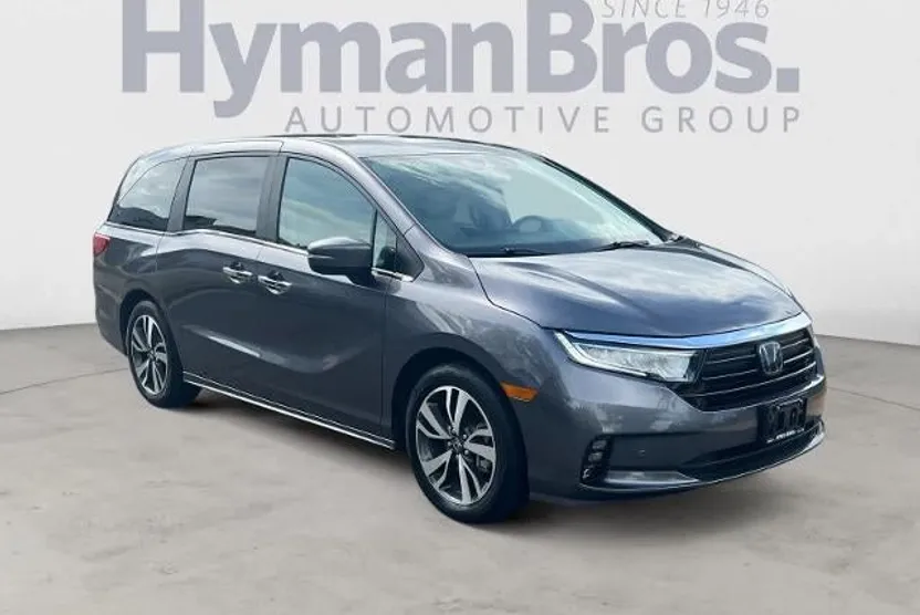 2024 Honda Odyssey Touring photo 1
