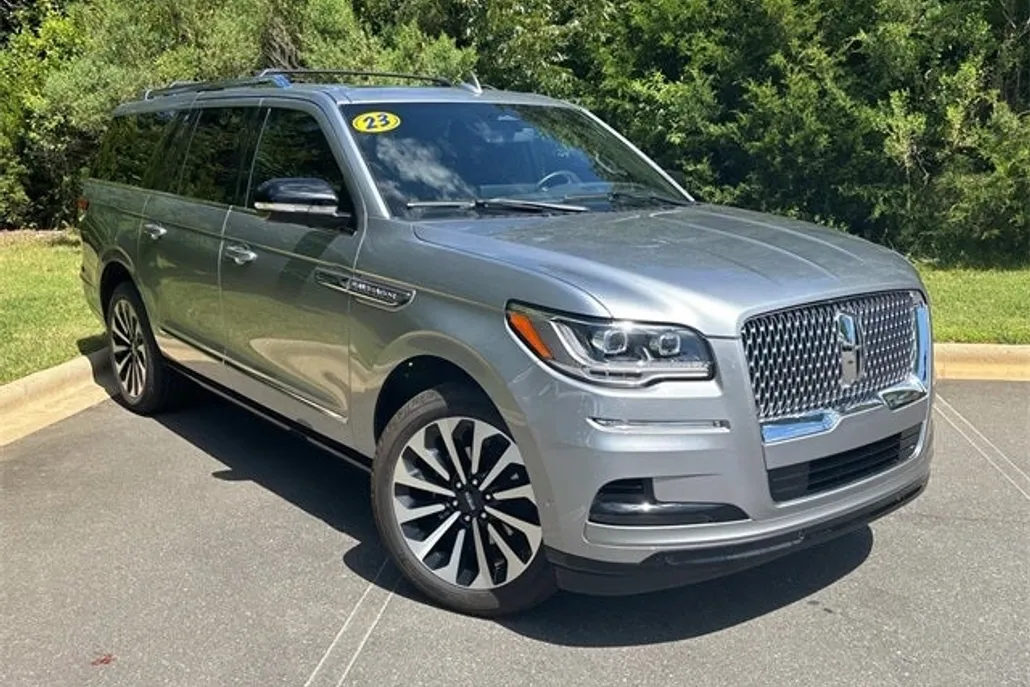 2023 Lincoln Navigator L Reserve photo 1