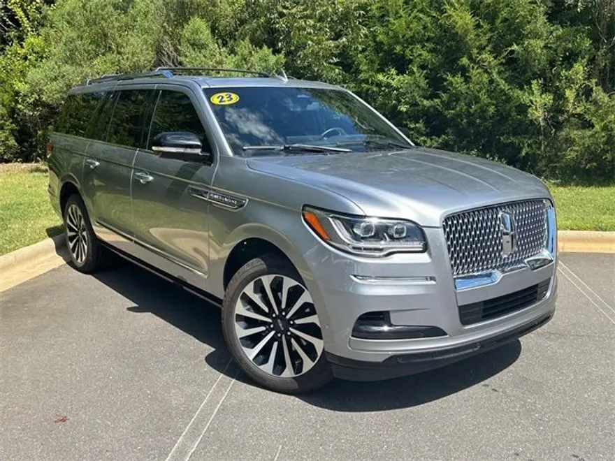2023 Lincoln Navigator L Reserve photo 1