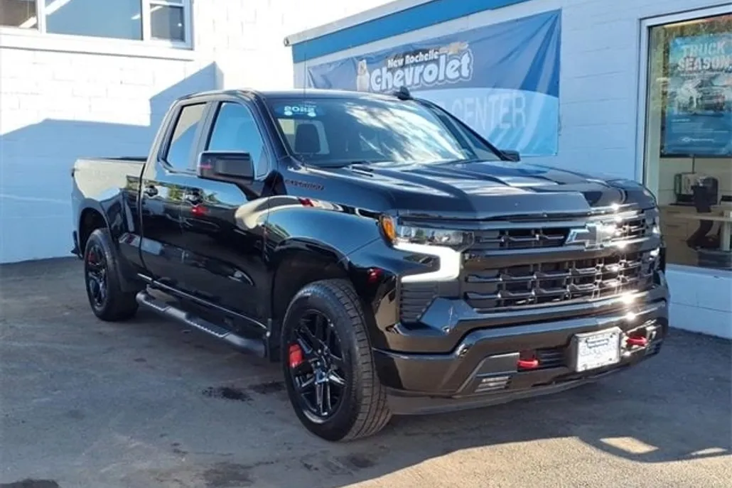 2022 Chevrolet Silverado 1500 RST photo 1