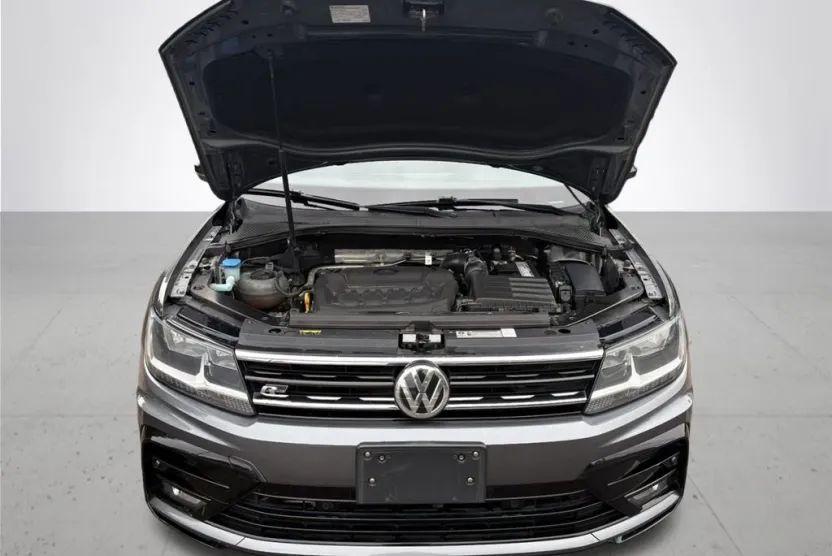 2019 Volkswagen Tiguan SEL R-Line photo 1