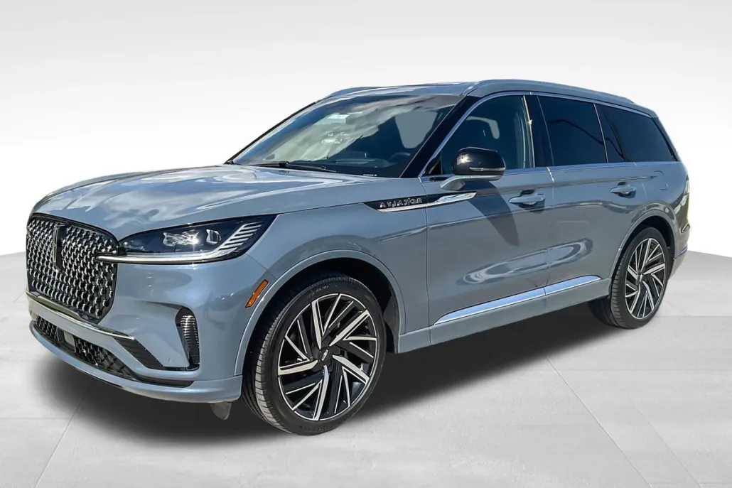 2025 Lincoln Aviator Black Label photo 1