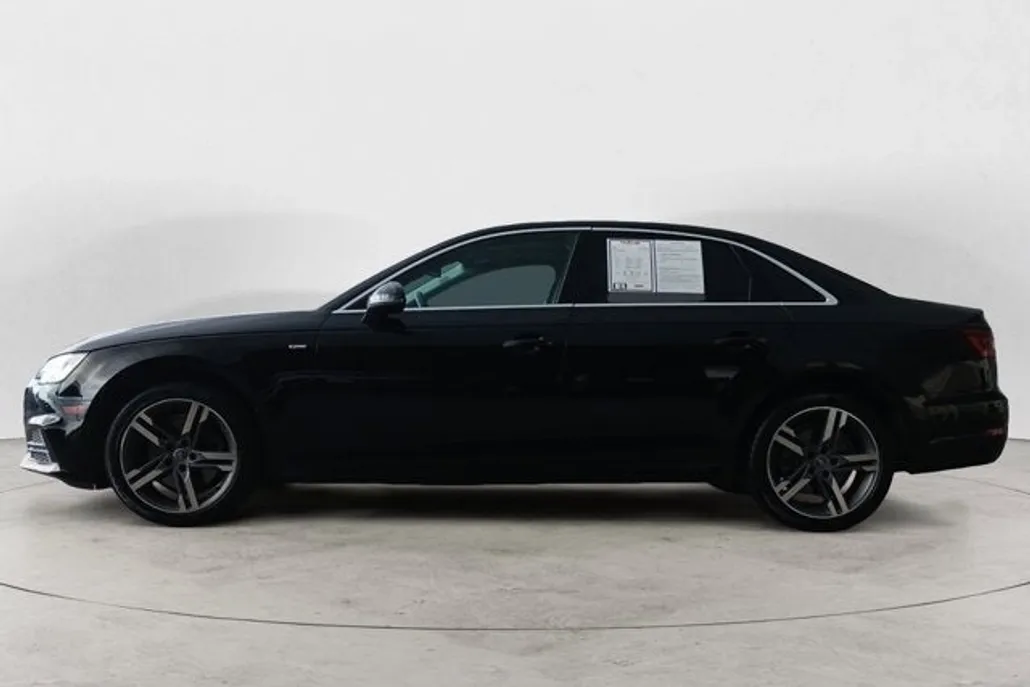 2018 Audi A4 Premium Plus photo 1