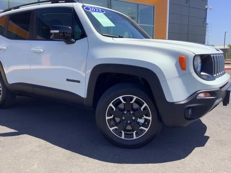 2023 Jeep Renegade Latitude Upland photo 1