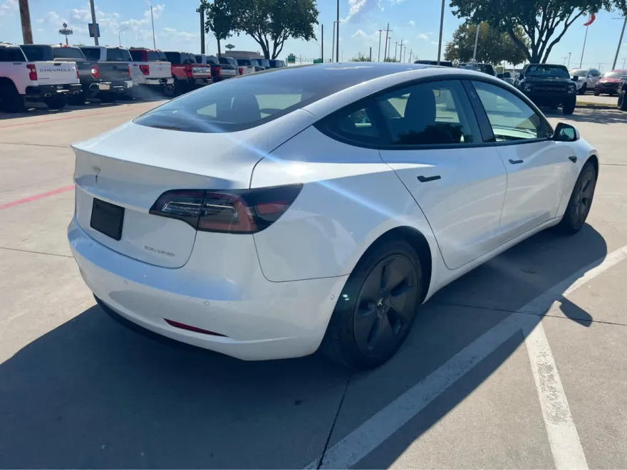2022 Tesla Model 3 Long Range photo 1