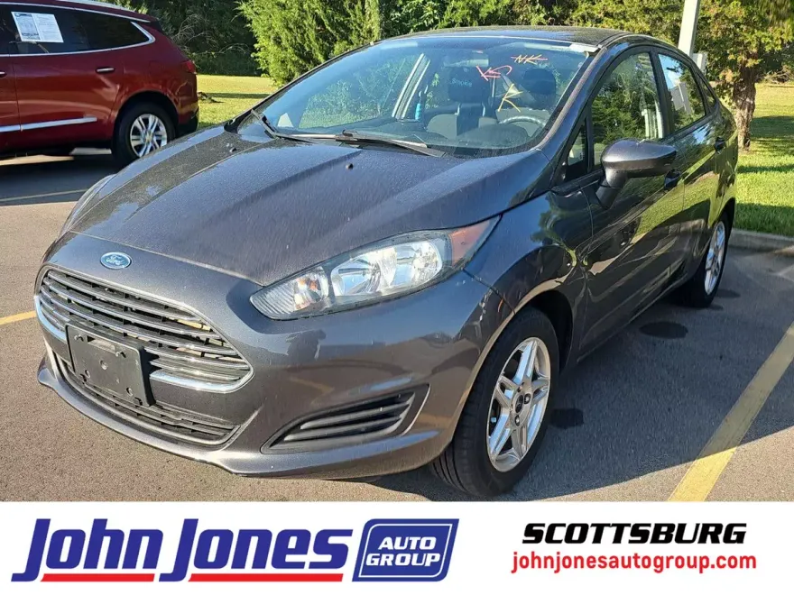 2017 Ford Fiesta SE photo 1