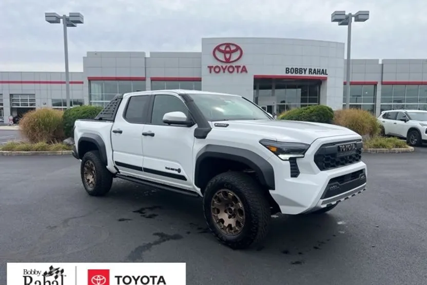 2025 Toyota Tacoma Trailhunter photo 1
