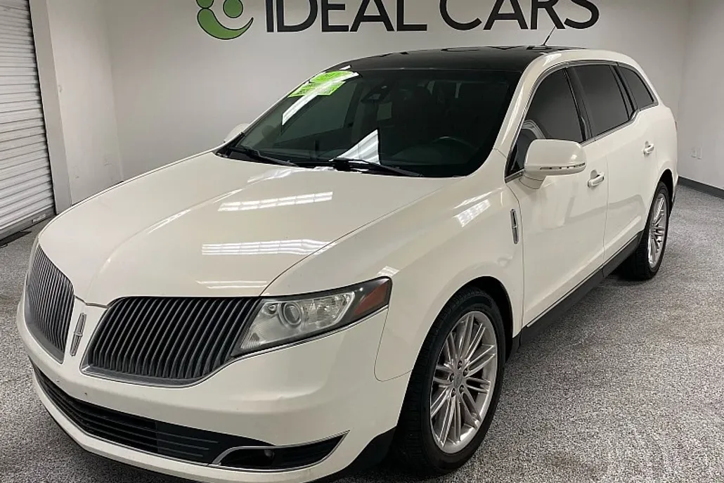 2013 Lincoln MKT EcoBoost photo 1