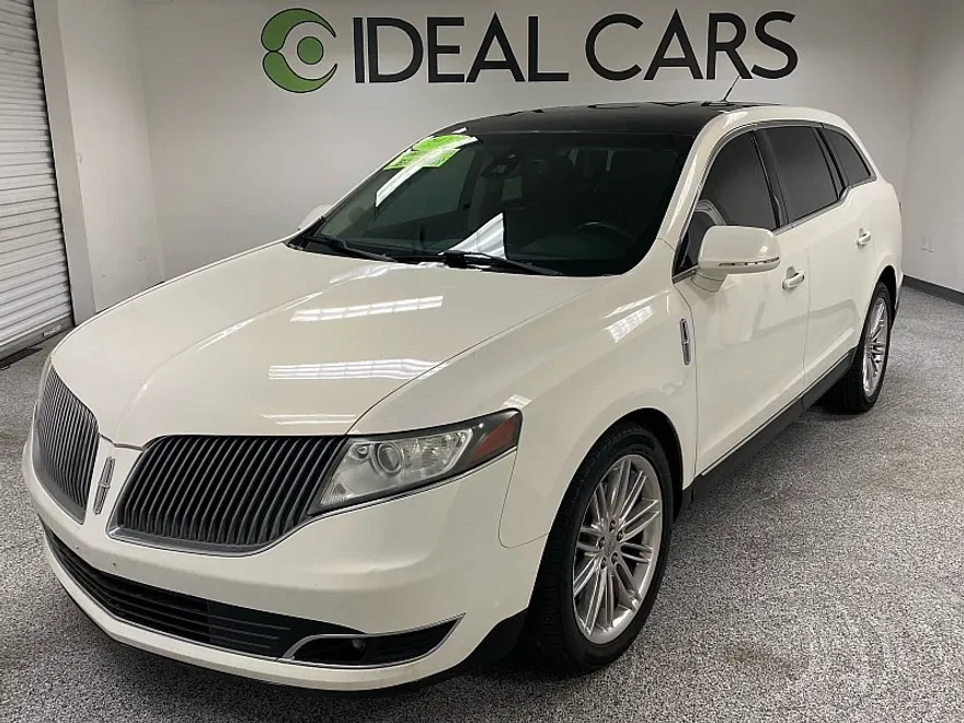 2013 Lincoln MKT EcoBoost photo 1