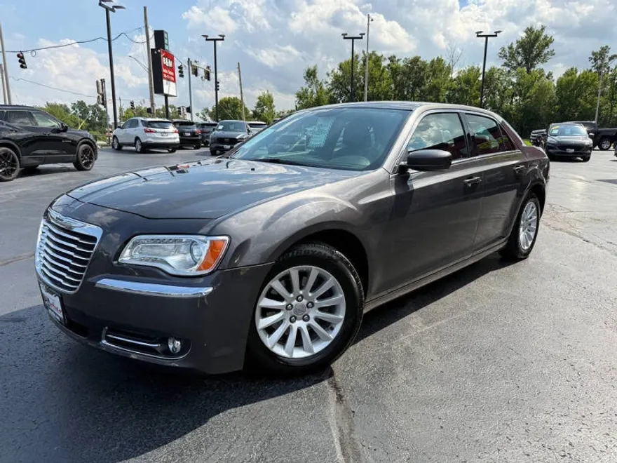 2014 Chrysler 300 Base photo 1