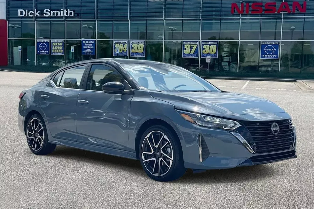 2025 Nissan Sentra SR photo 1