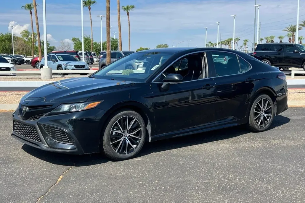 2024 Toyota Camry SE photo 1
