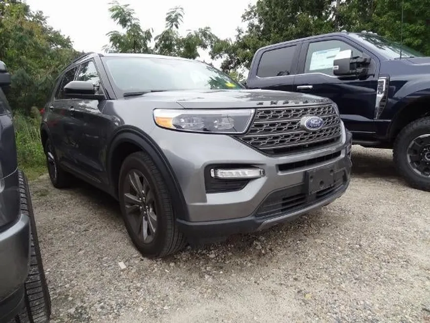 2022 Ford Explorer XLT photo 1